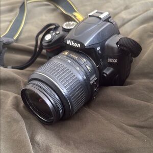 Nikon D5000 Black DSLR Camera
